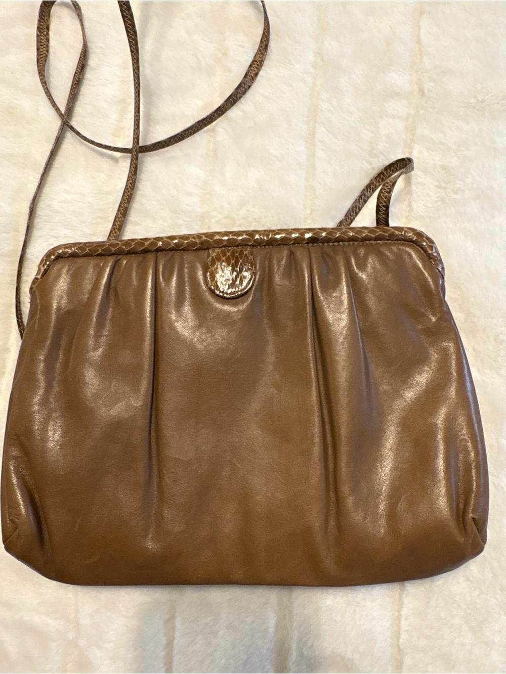 VINTAGE Elegant Brown Leather Wristlet Clutch with Textured Trim
